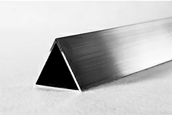 Tubo de tubo de aluminio triangular