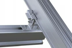 solar panel base clip structure