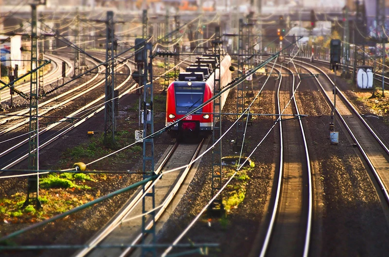 tránsito ferroviario